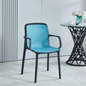 كرسي بلاستيك بذراعين مميزة - لون ازرق