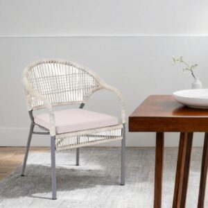 كرسي خارجي أنيق وعصري - لون رمادي فاتح 🪑✨⭐