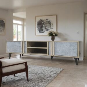 طاولة تلفزيون بلازما تصميم فريد مقاس 180×40×45 سم لون خشبي فاتح ورمادي